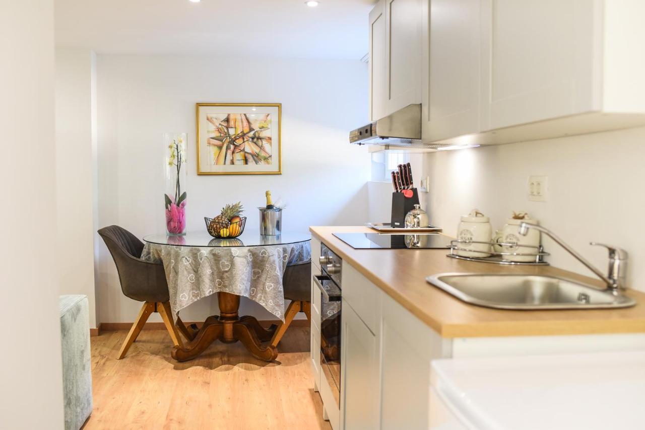 Apartman Maja Appartement Zadar Buitenkant foto